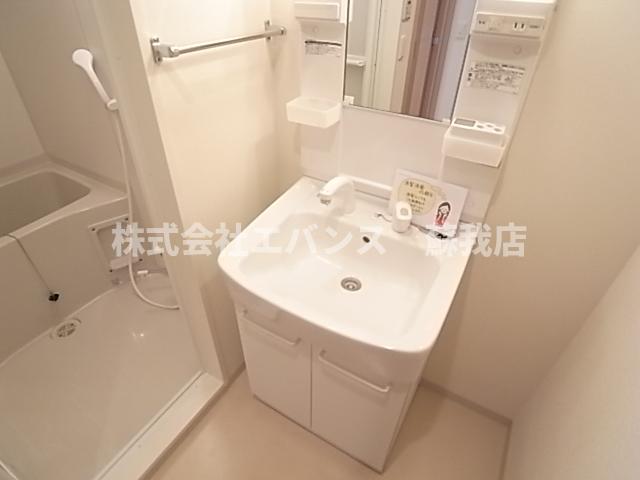 洗面設備　コンパクトで使いやすい洗面所