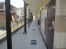 その他　広々とした廊下