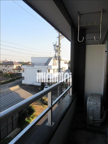 バルコニー　日当りの良いベランダです