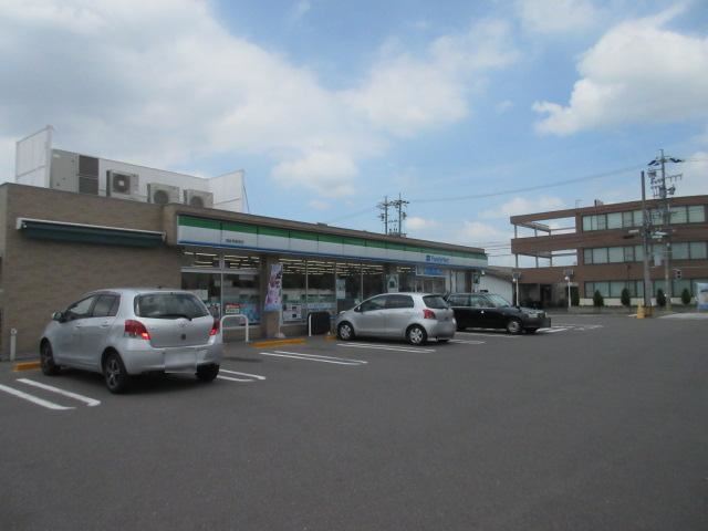 コンビニ　ファミリーマート西岐阜駅南店（コンビニ）まで520m