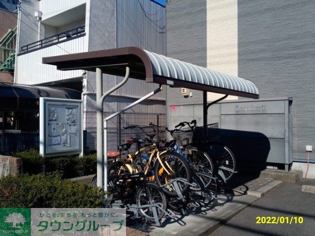 その他　屋根付き駐輪場