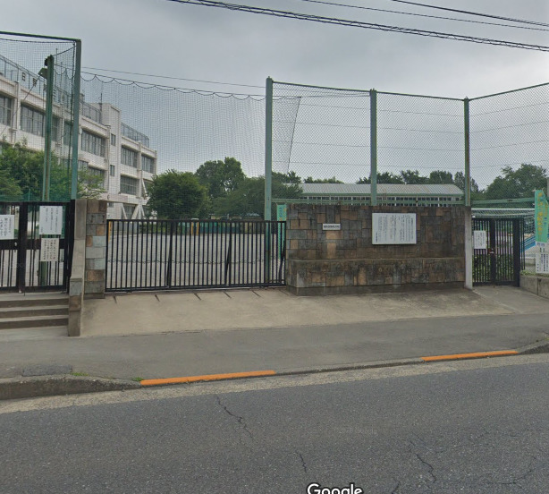 小学校　日野市立日野第三小学校（小学校）まで499m