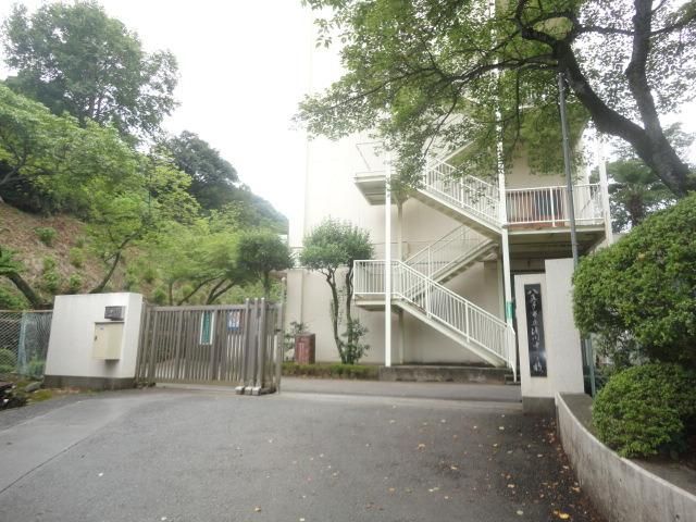 中学校　浅川中学校（中学校）まで986m