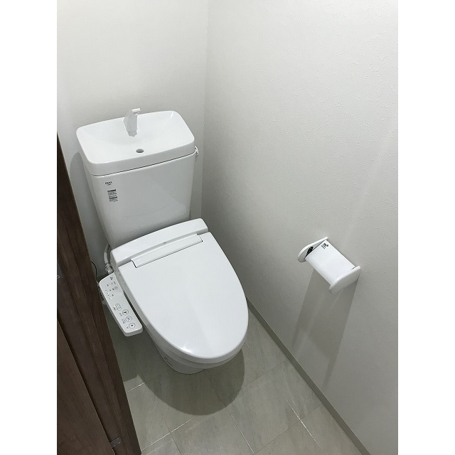 トイレ　温水洗浄便座付