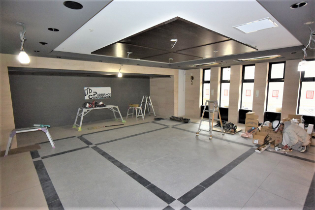 その他　写真は工事中のものです。現在は完成しています。