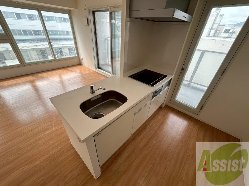 キッチン　こちらはキッチン。調理スペースもあり使いやすそうです。