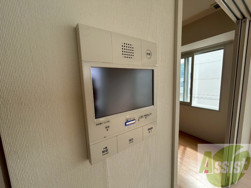 セキュリティ　ＴＶモニター付インターホンです。来客者の顔が見えるので安心！