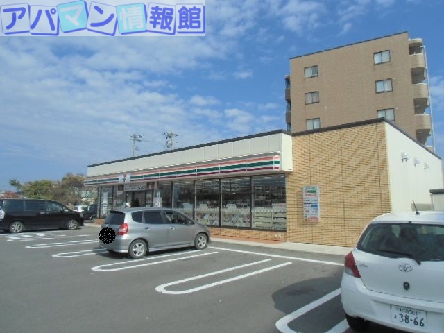 コンビニ　セブンイレブン新潟弁天橋店（コンビニ）まで562m