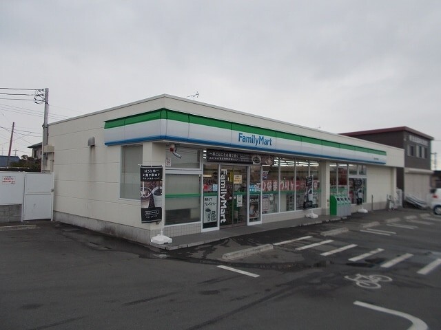 コンビニ　ファミリーマート大岩店（コンビニ）まで490m