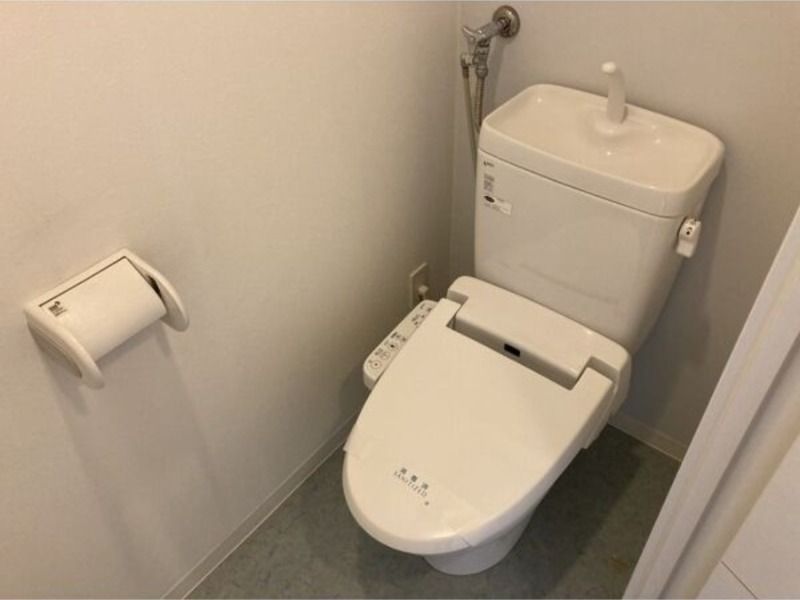 トイレ　別号室の写真です♪