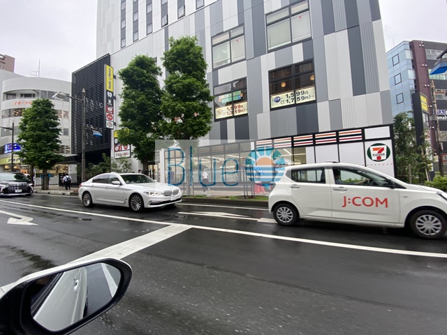 コンビニ　セブンイレブン（コンビニ）まで277m