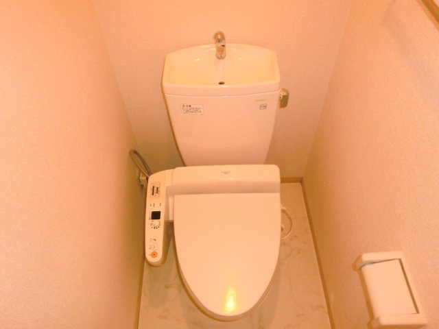 トイレ　清潔感のあるトイレです
