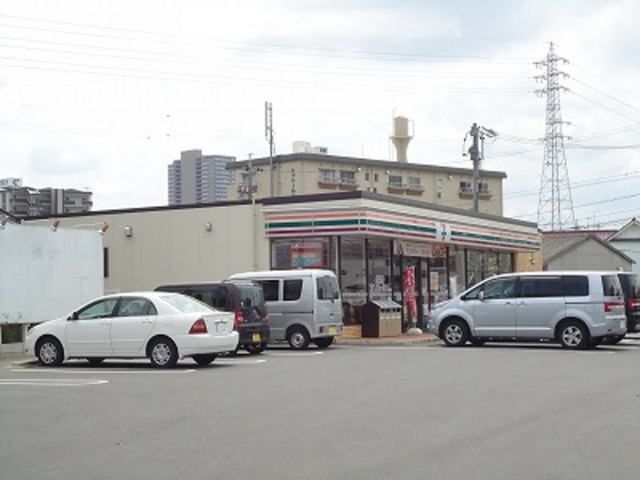 コンビニ　セブンイレブン（コンビニ）まで500m