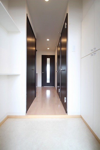 玄関　同物件、別号室のものです。