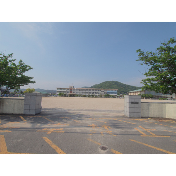 小学校　江北町立江北小学校（小学校）まで582m