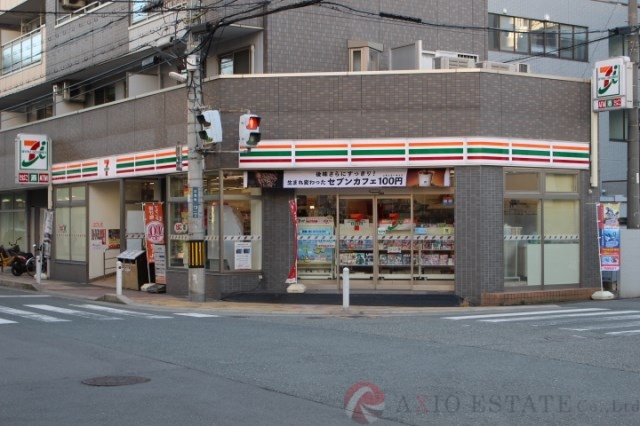 コンビニ　セブンイレブン吹田広芝町店（コンビニ）まで135m