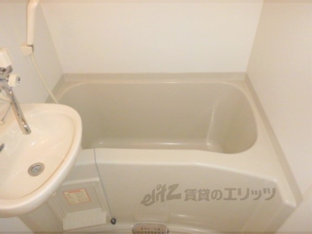 レオパレスヒルサイドテラスの風呂写真