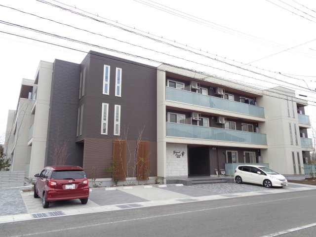 建物外観　グランコート幸・軽量鉄骨造