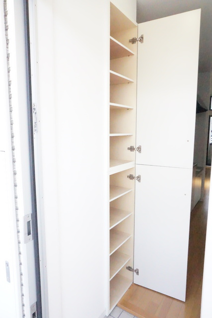 玄関　玄関にはシューズＢＯＸあり★