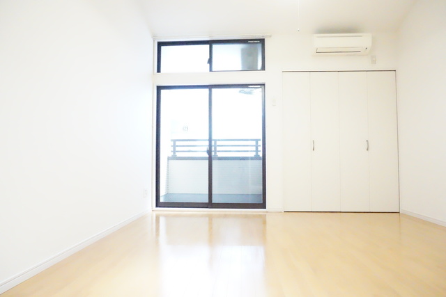 居室・リビング　居室にはエアコンあります★