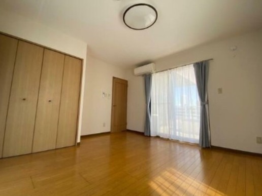 居室・リビング　☆明るい洋室☆