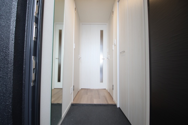 玄関　※別室の参考写真の為、現況優先です。