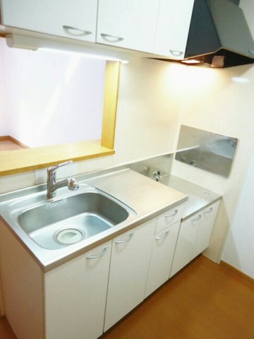 キッチン　コンパクトなキッチンで掃除もラクラク