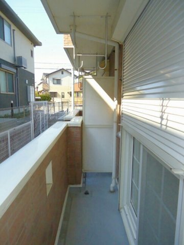 バルコニー　暖かな日差しのふりそそぐバルコニー