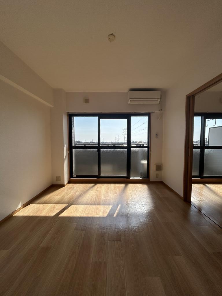 居室・リビング　こちらの物件もお問い合わせは、蕪木不動産へお問い合わせくださ