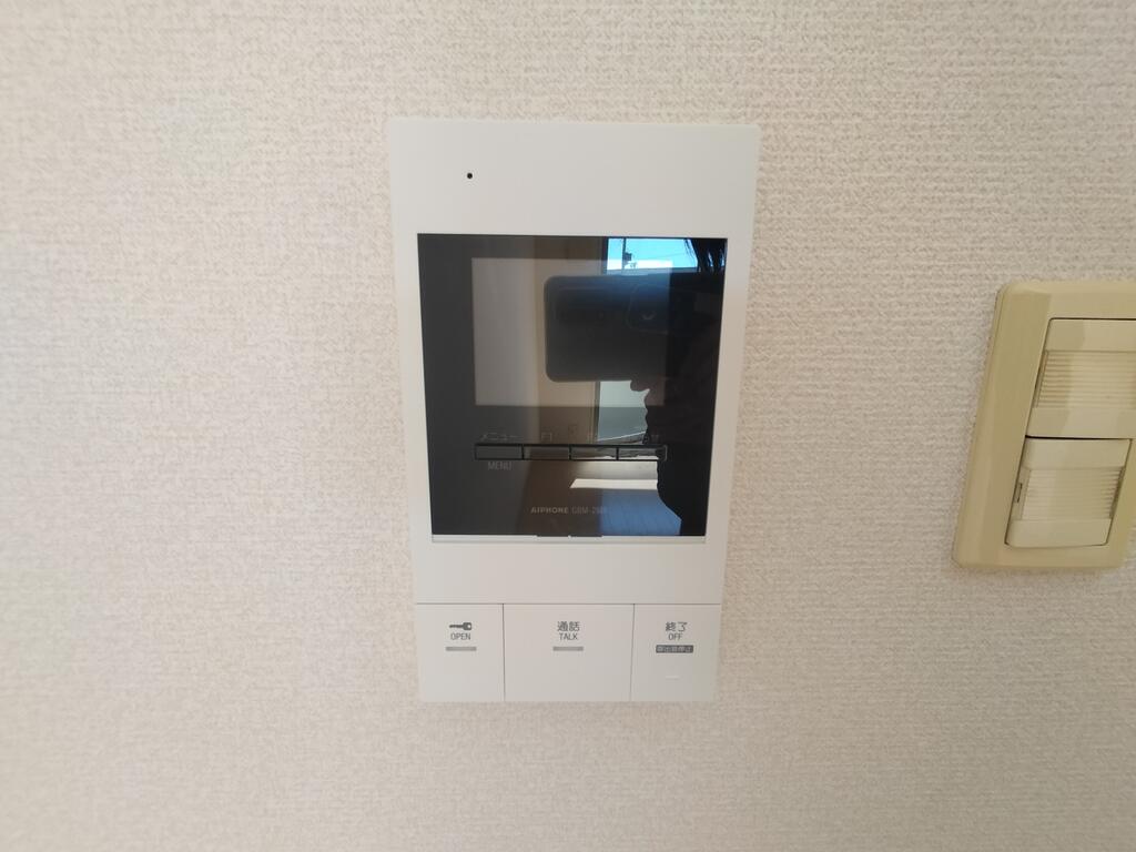セキュリティ　※同建物の別のお部屋の写真です。