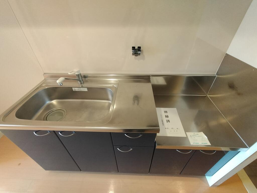 キッチン　※同建物の別のお部屋の写真です。