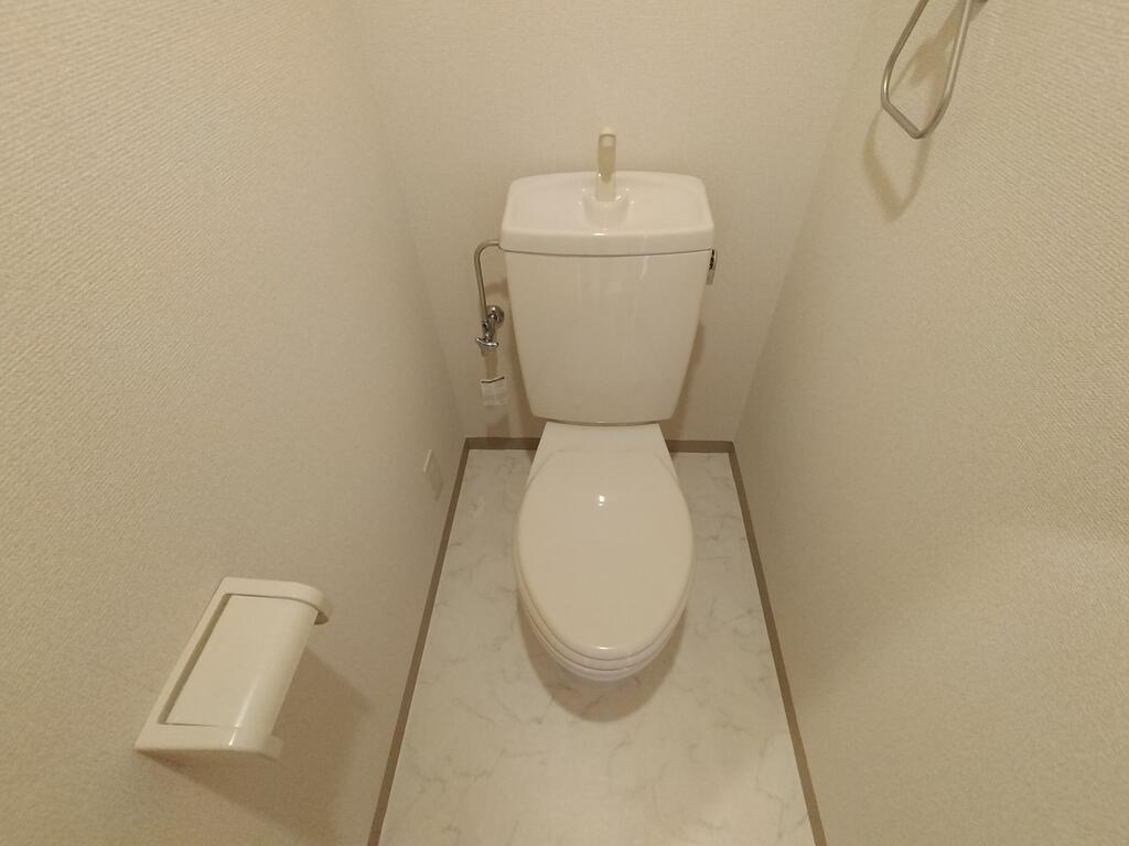 トイレ　※同建物の別のお部屋の写真です。