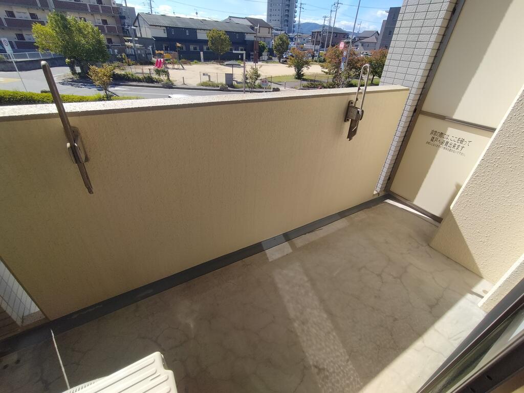 バルコニー　※同建物の別のお部屋の写真です。