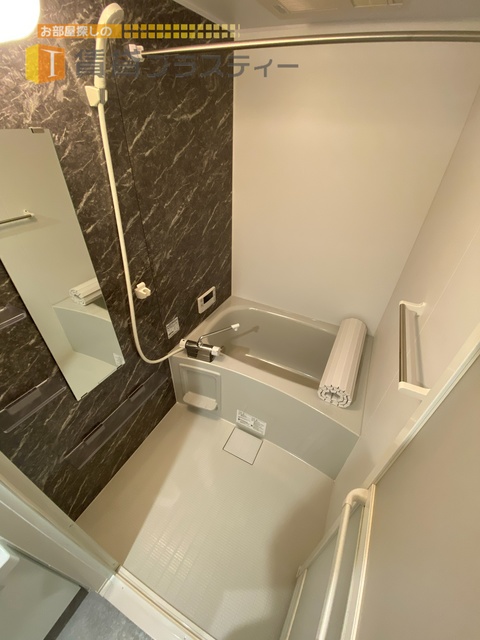 バス・シャワールーム　綺麗なバスルーム。