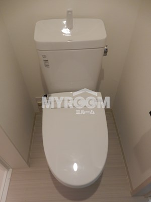 トイレ　独立型のトイレルーム☆