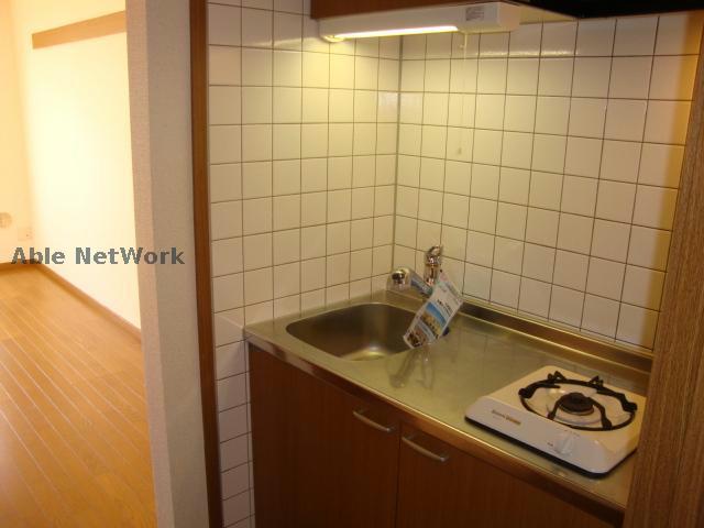 キッチン　※同物件別部屋の写真となります。