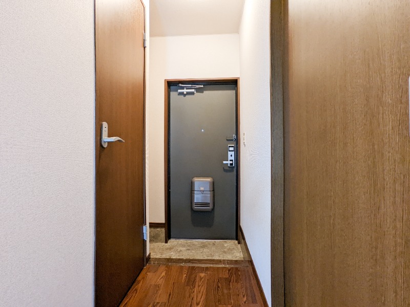 玄関　図面と現状に相違がある場合には現状を優先