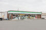 コンビニ　ファミリーマート 日野屋伊勢崎高校前店（コンビニ）まで87m