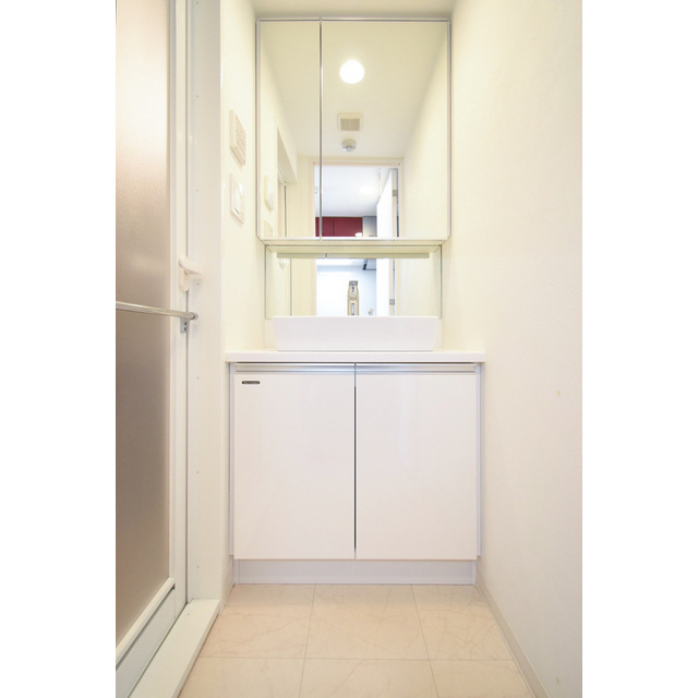 洗面設備　広い洗面スペース