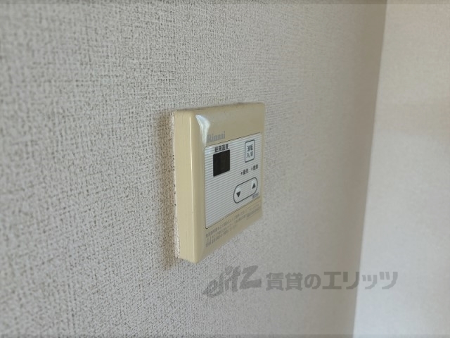 その他設備　給湯器リモコン