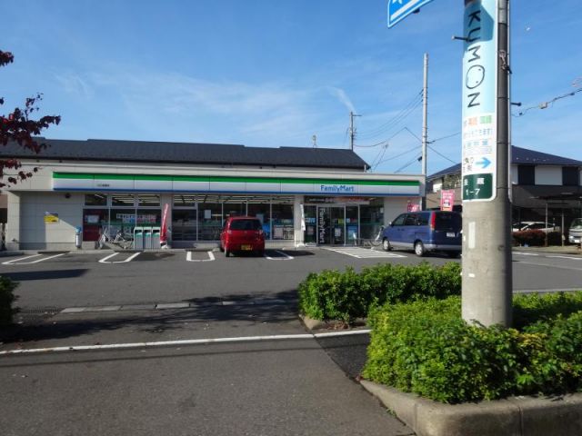 コンビニ　ファミリーマート川口長蔵店（コンビニ）まで528m