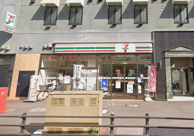 コンビニ　セブンイレブン神戸中山手通１丁目店（コンビニ）まで158m