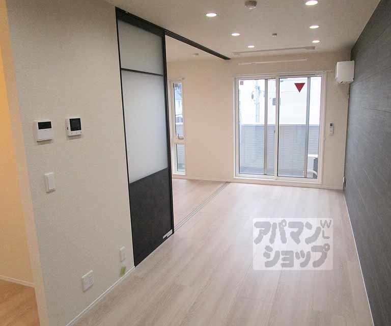 居室・リビング　３０１号室の写真です。