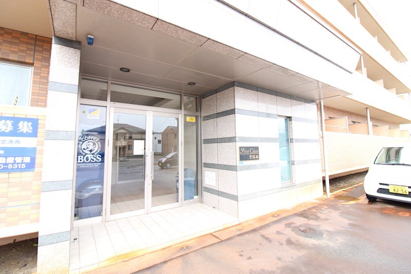 エントランス　オートロック付きで安心♪