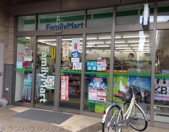 コンビニ　ファミリーマート金町六丁目店（コンビニ）まで620m