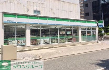 コンビニ　ファミリーマート栄長者町通店（コンビニ）まで40m