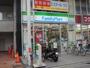 コンビニ　ファミリーマート 甲東園駅前店（コンビニ）まで357m