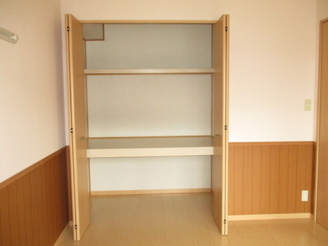 収納　洋室　収納