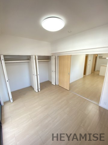 収納　※同間取りの別号室写真です。