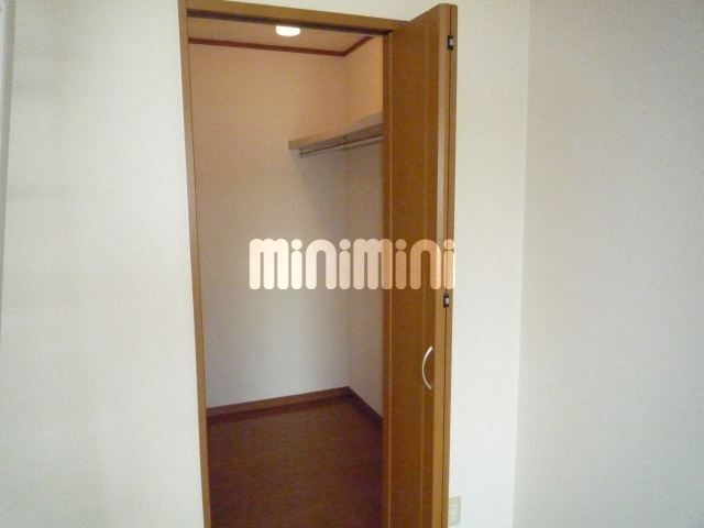 収納　ウォークインクローゼットが魅力。女性にオススメ